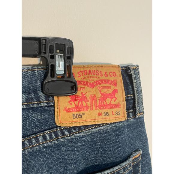 LEVI'S 505 MENS JEANS SIZE 36x32 Blue Straight Regular Fit Medium Wash - Picture 7 of 12